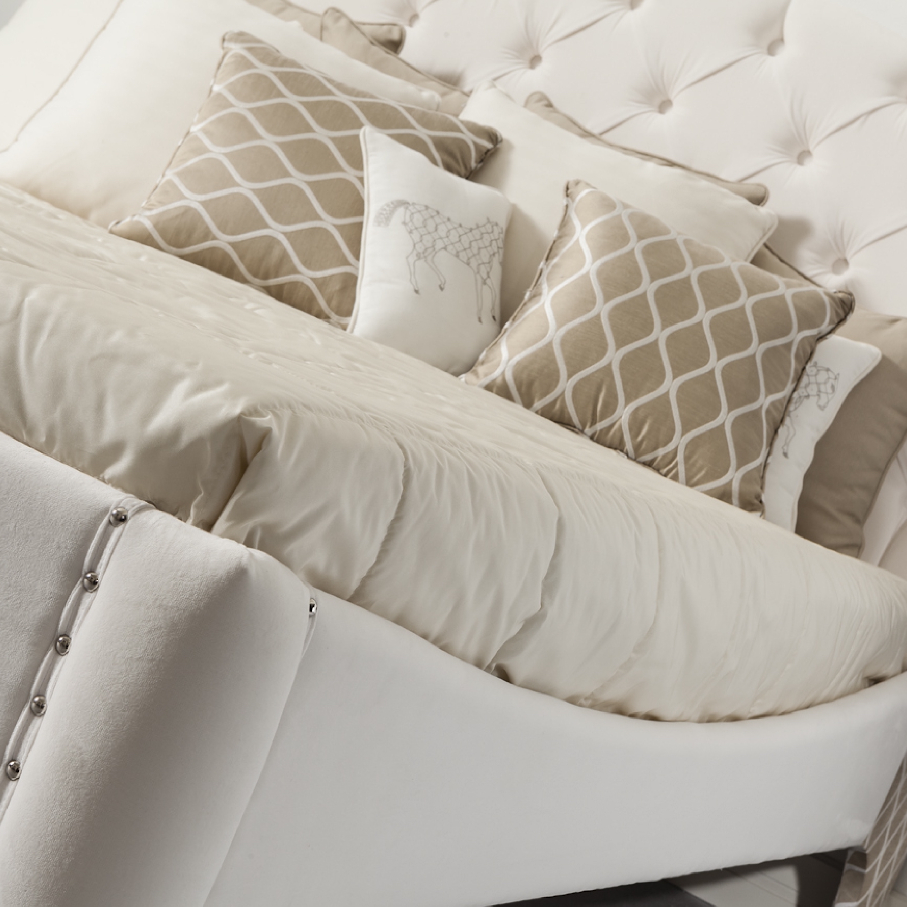 LCI Decora N0300 letto imbottito in tessuto