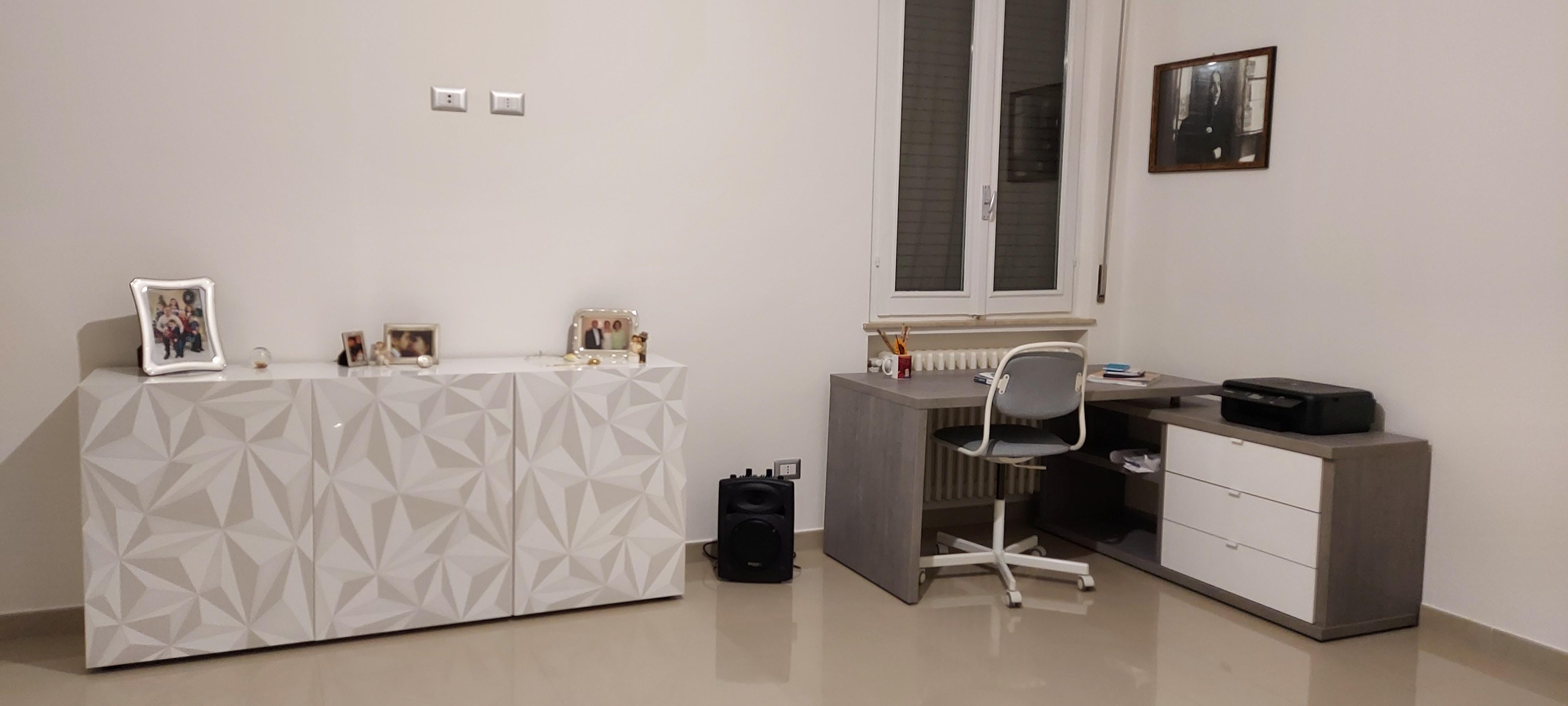 Composad Pratico Scrivania angolare 140x150 cemento bianco