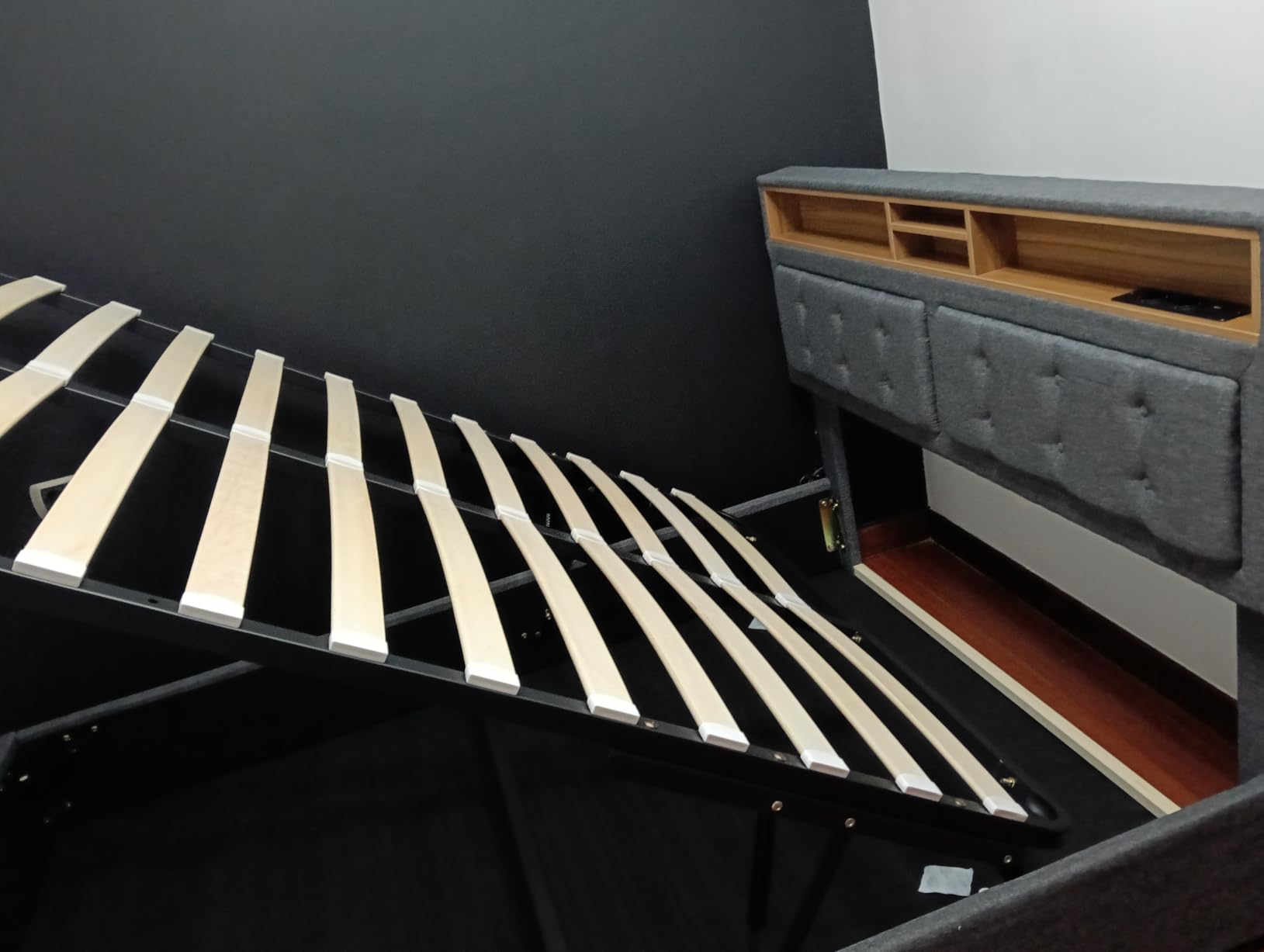 Dolamaní letto contenitore 160x200 beige con LED